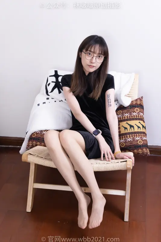 稚予-高跟鞋、厚黑丝大腿袜、肉丝(脚尖微加固款)、旗袍(花絮版) - BoBoSocks袜啵啵