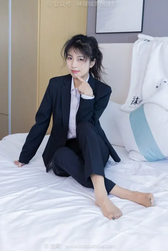 奶油-两双高跟鞋、薄肉丝(脚尖微加固款)、ol制服裤里丝、黑色美甲 (花絮版) - BoBoSocks袜啵啵